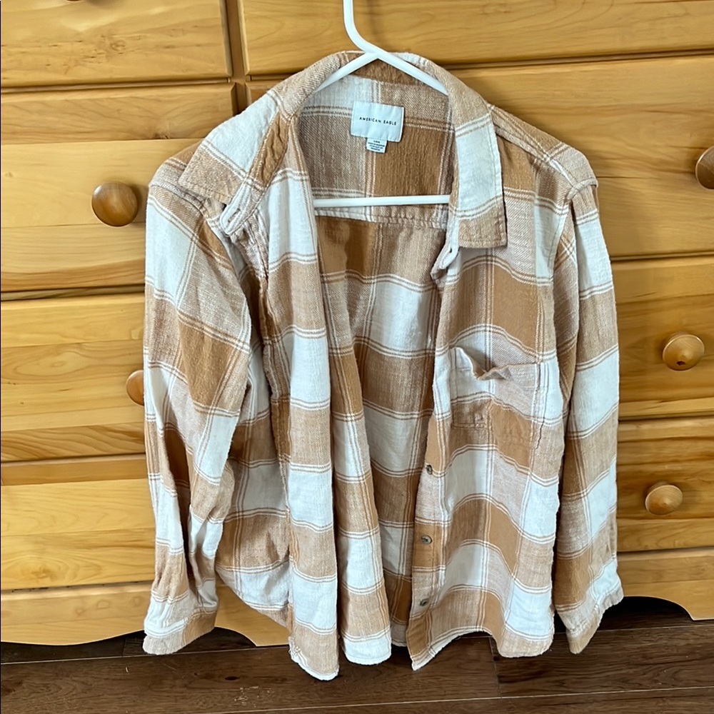 American Eagle Woman Plaid Button-Up Shirt